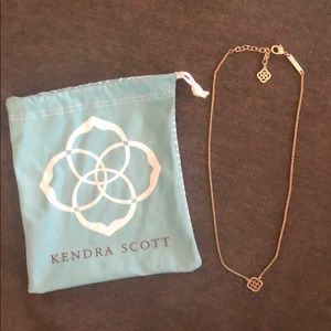 Gold dainty Kendra Scott necklace